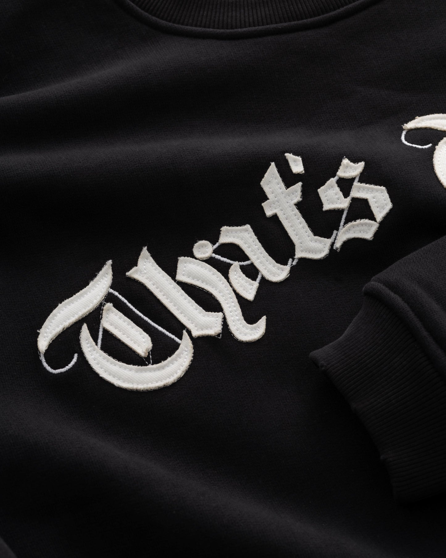 Old Font Sweatshirt Main Blk