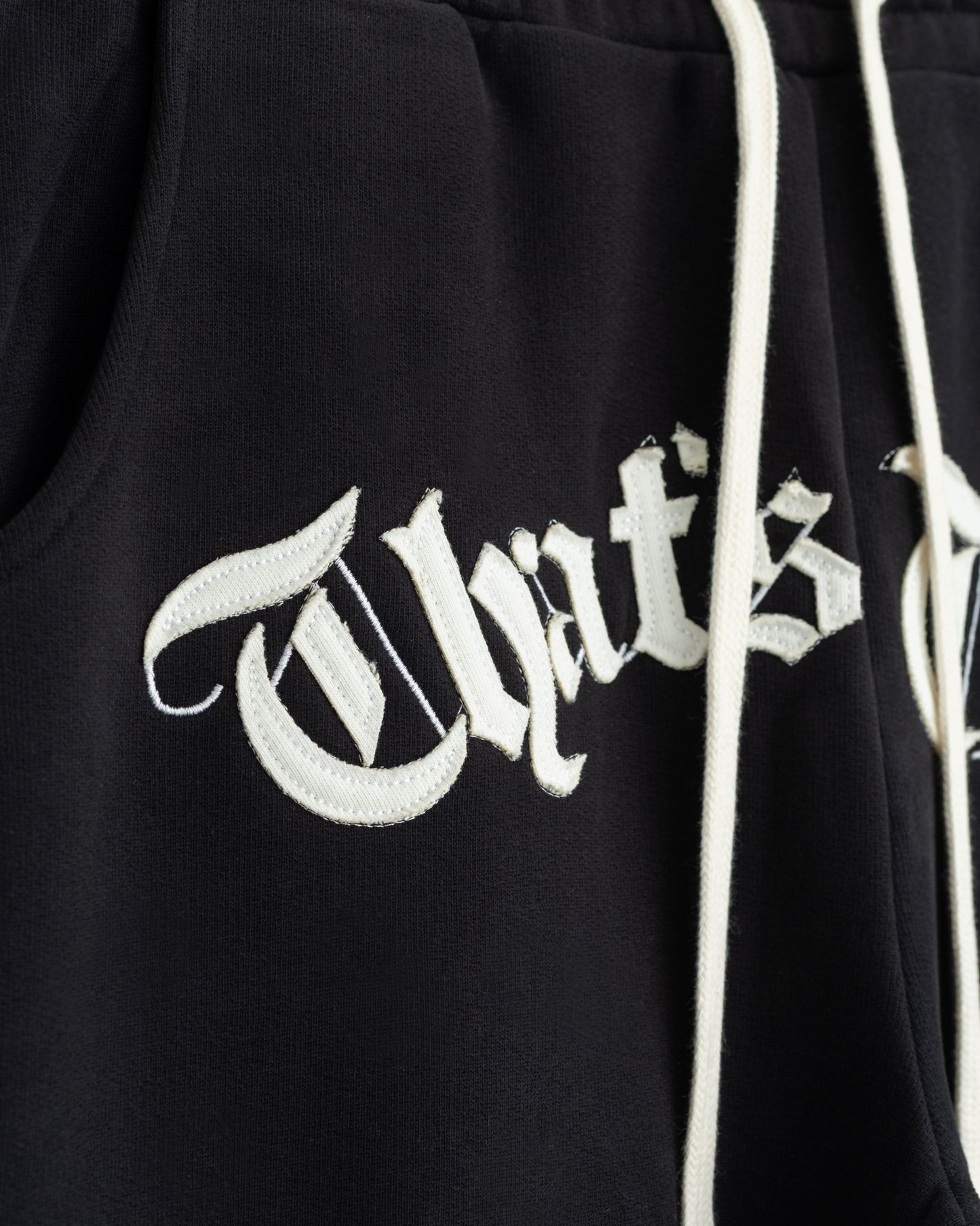 Old Font Sweatpants Main Blk