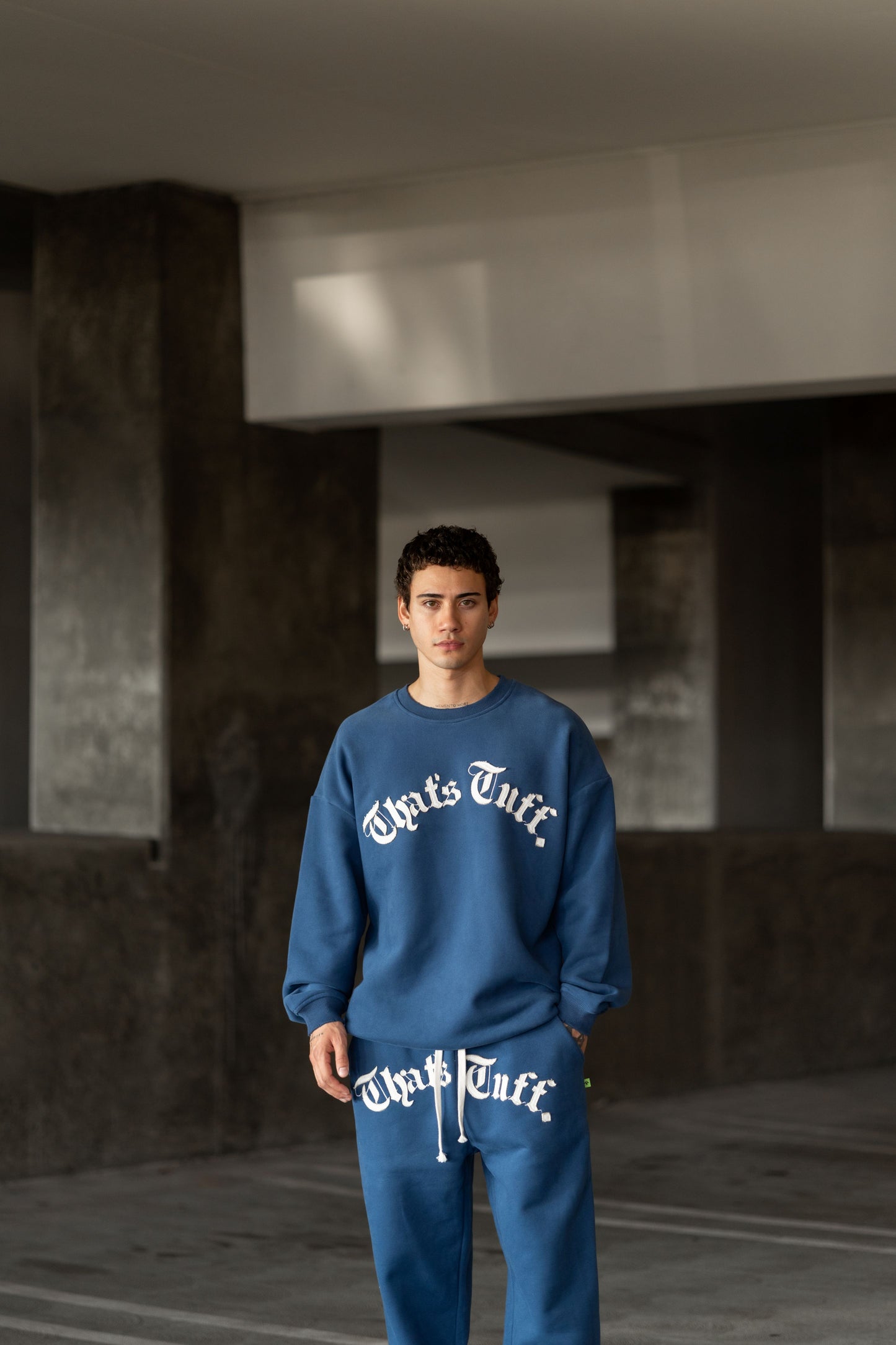 Old Font Sweatshirt Beacon Blue